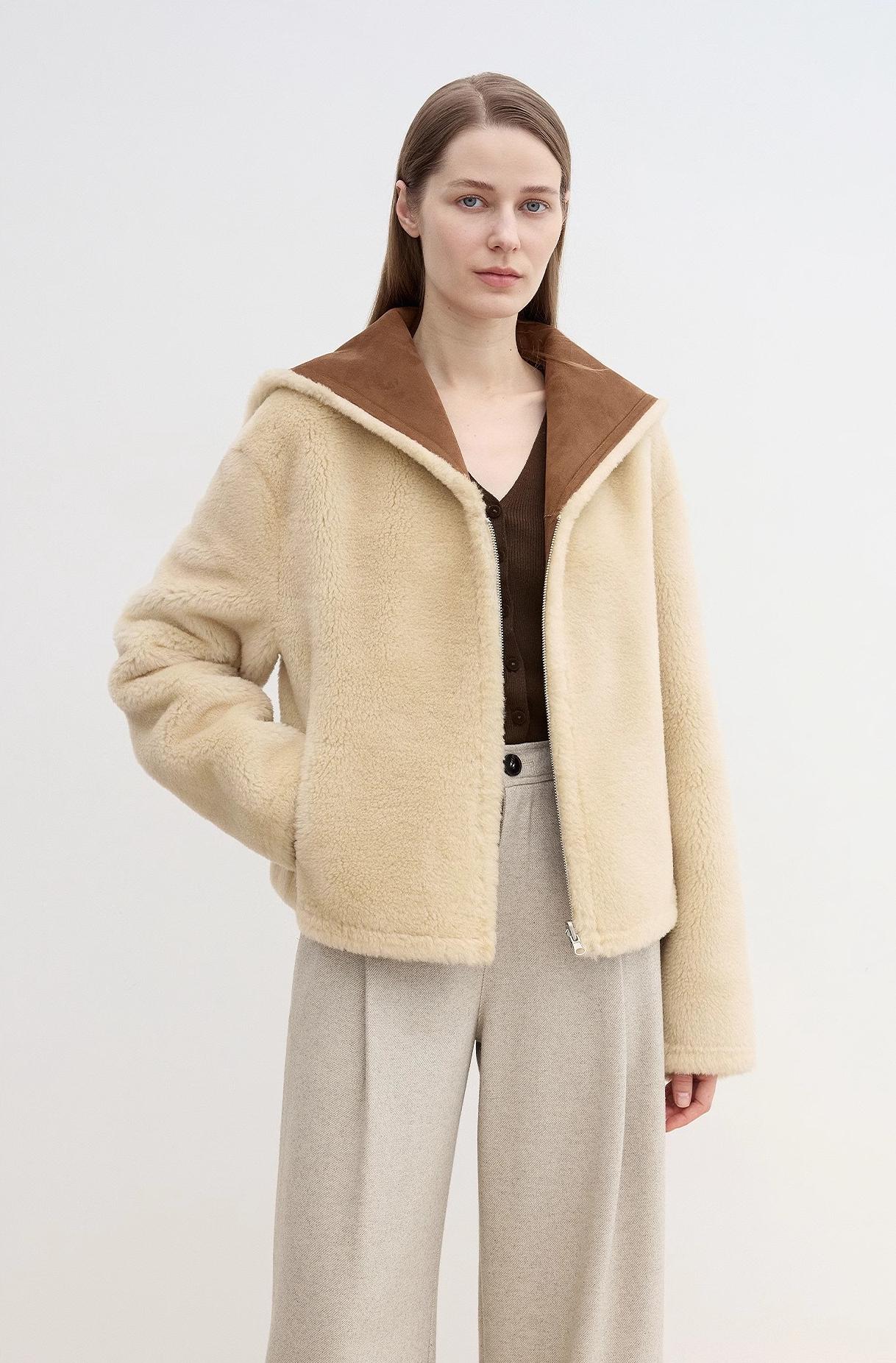 “Floating Dune" Wool Contrasting Artificial Composite suede Navy Collar
