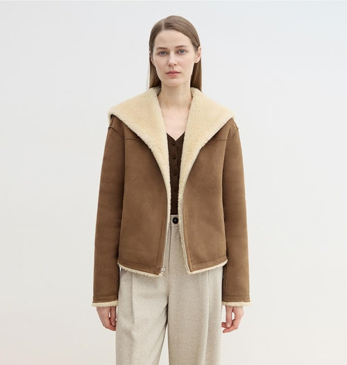 “Floating Dune" Wool Contrasting Artificial Composite suede Navy Collar